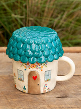 Load image into Gallery viewer, Cottage Lidded Mug