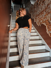Load image into Gallery viewer, Blue Blossom Pant
