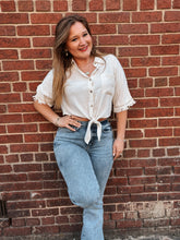 Load image into Gallery viewer, Ellie Linen Top
