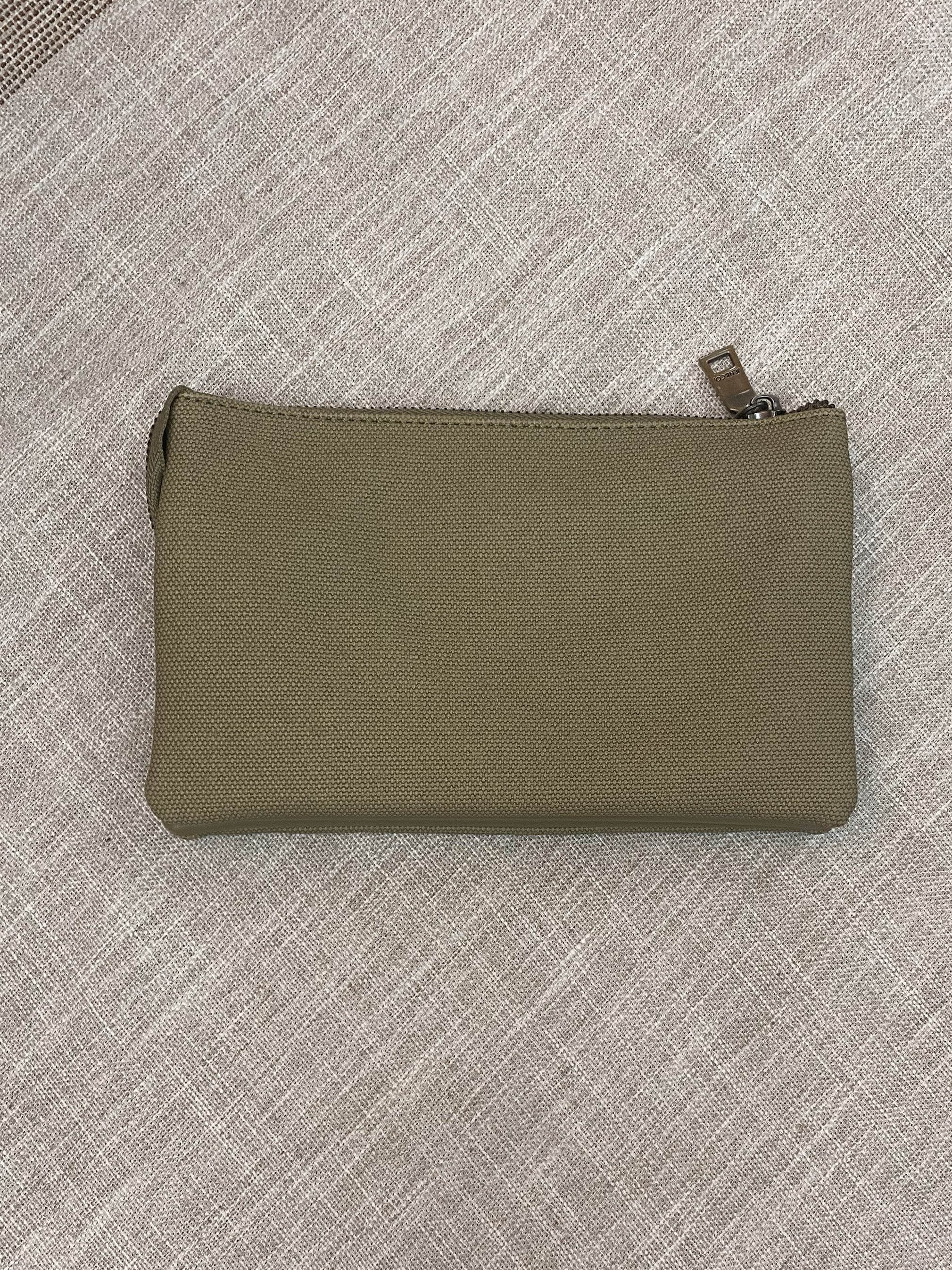 Textured Riley Crossbody