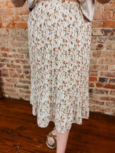 Load image into Gallery viewer, Cottage Blossom Skirt
