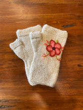 Load image into Gallery viewer, Francine Fingerless Mittens

