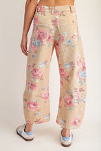 Load image into Gallery viewer, Garden Jeans
