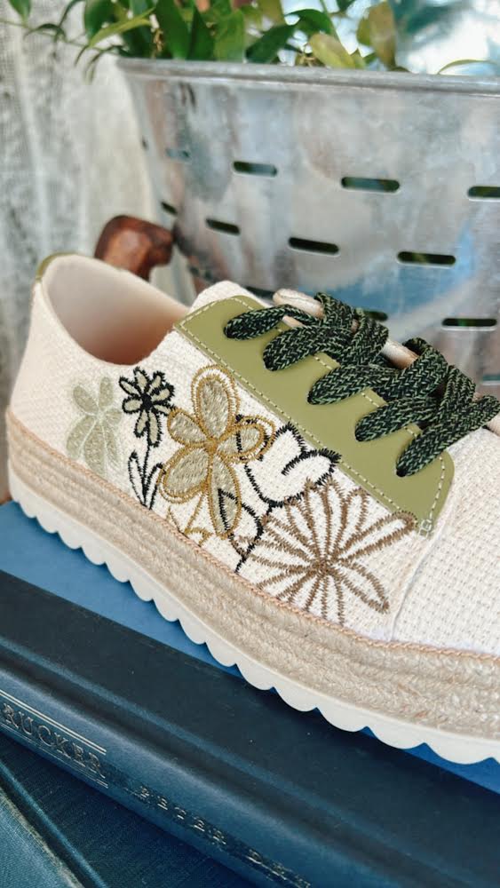 Rio Sneakers